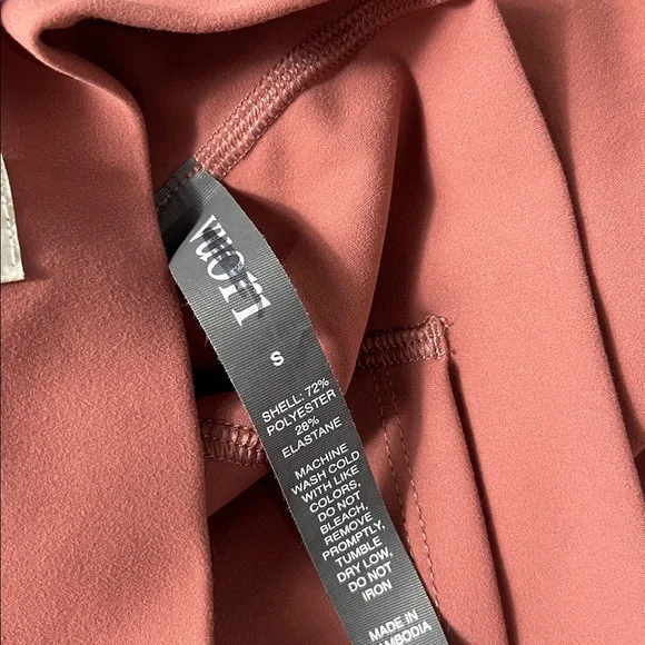 VUORI Studio Pocket Legging in Rosewood Cropped Size Small - Picture 8 of 10